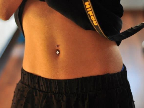 belly button piercing